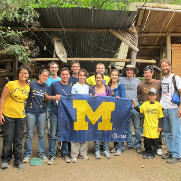 U of M WW Team at Charlies sq sm